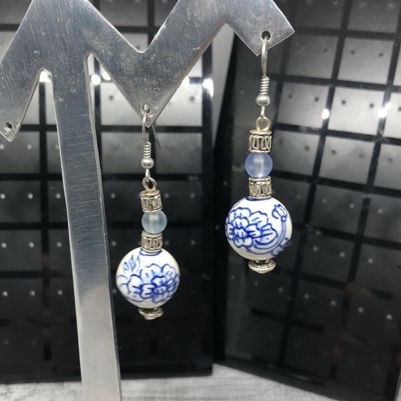 Vintage ceramic china beads long dangle earrings - Picture 2 of 3